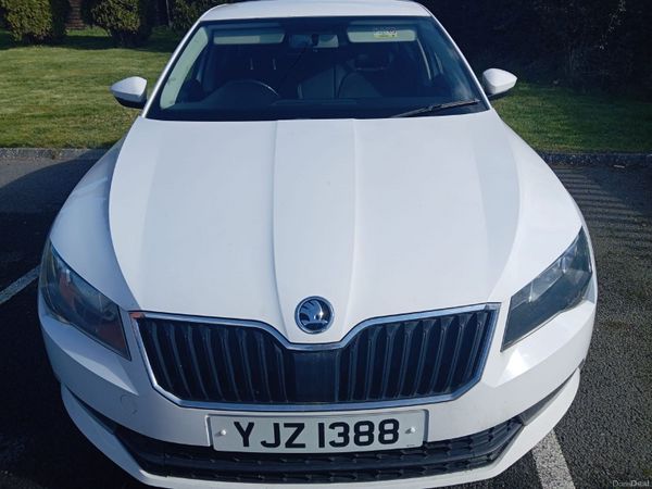 Skoda Superb Hatchback, Diesel, 2016, White