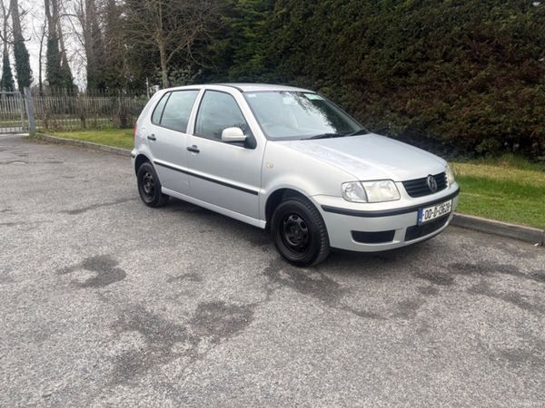 Volkswagen Polo Hatchback, Petrol, 2000, Silver