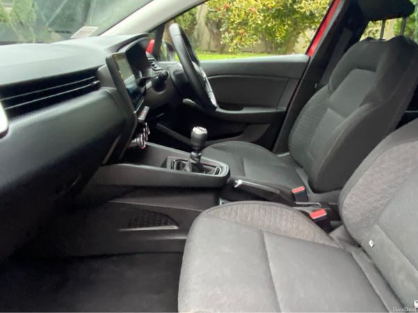 Renault Clio Hatchback, Petrol, 2022, Red