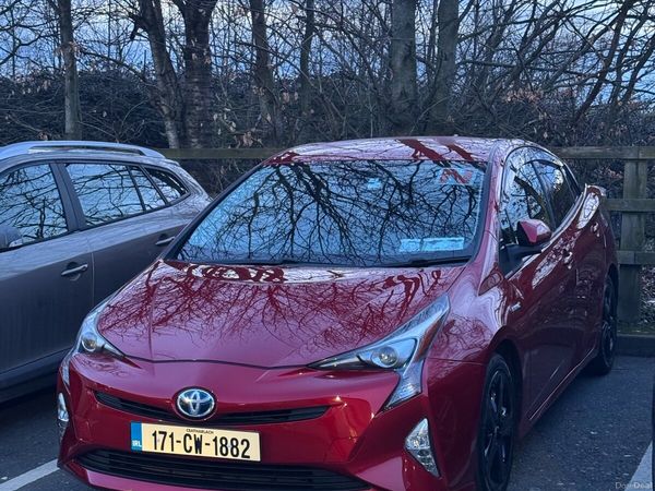Toyota Prius Hatchback, Petrol Hybrid, 2017, Red