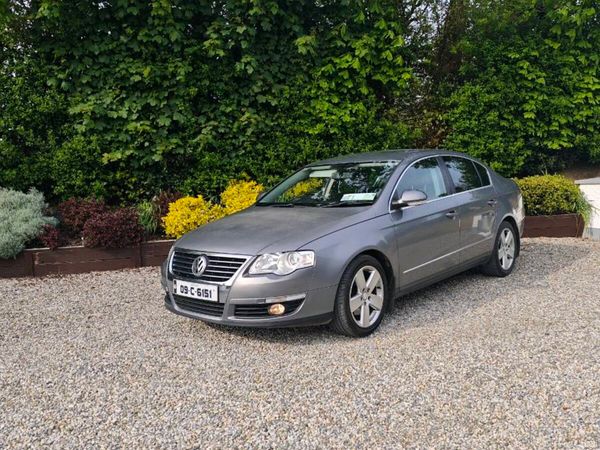 Volkswagen Passat Saloon, Diesel, 2009, Grey