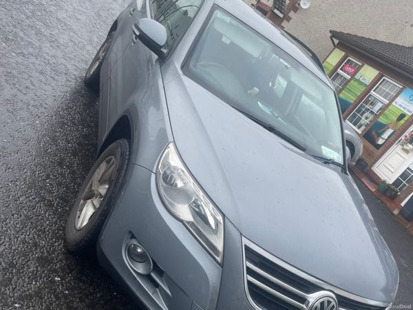 Volkswagen Tiguan SUV, Diesel, 2009, Grey