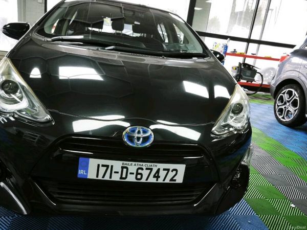 Toyota Aqua Hatchback, Petrol Hybrid, 2017, Black