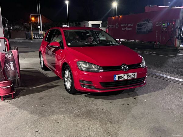 Volkswagen Golf Hatchback, Petrol, 2016, Red