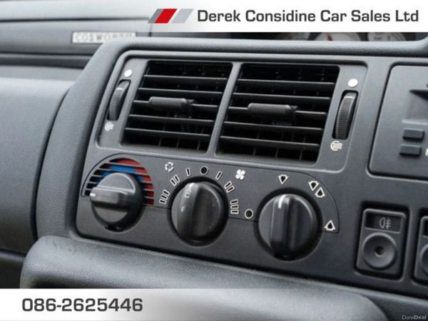 Ford Escort Hatchback, Petrol, 1996, White