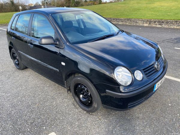 Volkswagen Polo Hatchback, Petrol, 2005, Black