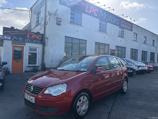 Volkswagen Polo Hatchback, Petrol, 2007, Red