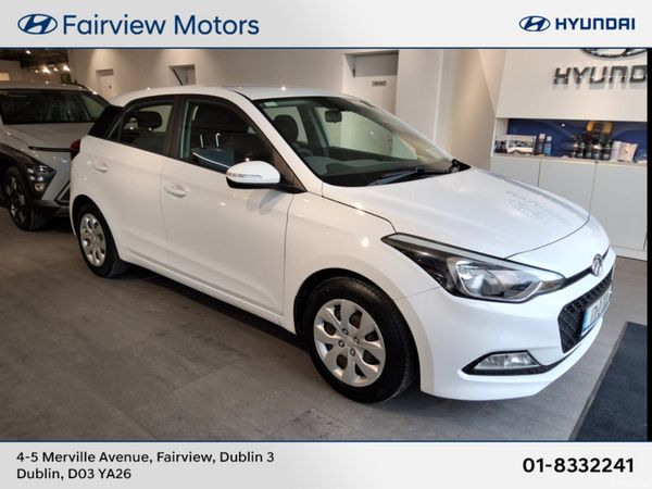 Hyundai i20 Hatchback, Petrol, 2017, White