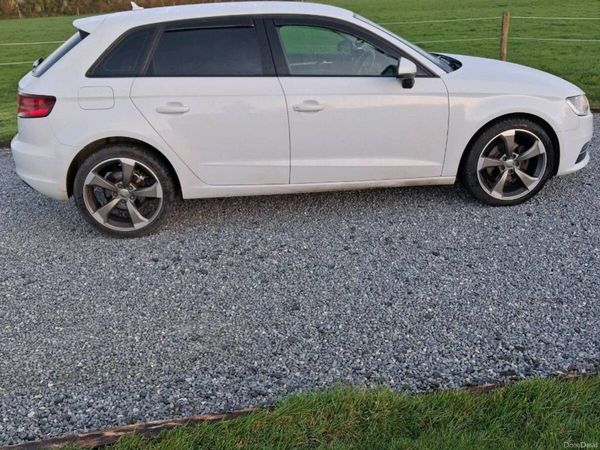 Audi A3 Hatchback, Diesel, 2015, White
