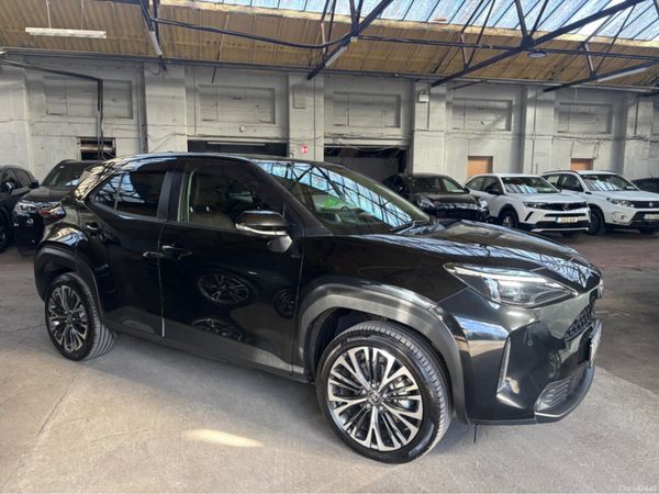 Toyota Yaris Hatchback, Petrol Hybrid, 2021, Black