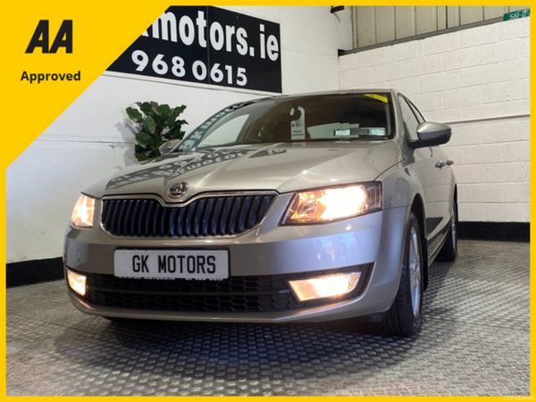Skoda Octavia Saloon, Petrol, 2014, Beige