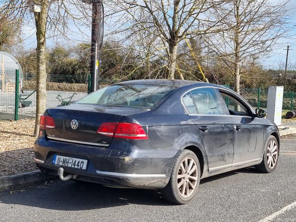 Volkswagen Passat Saloon, Diesel, 2011, Black