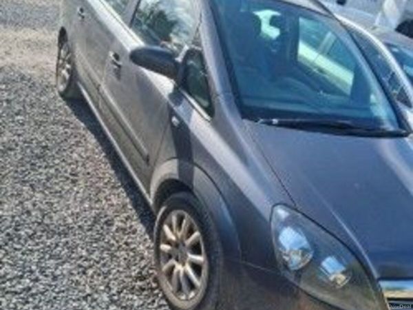 Vauxhall Zafira MPV, Petrol, 2011, Grey
