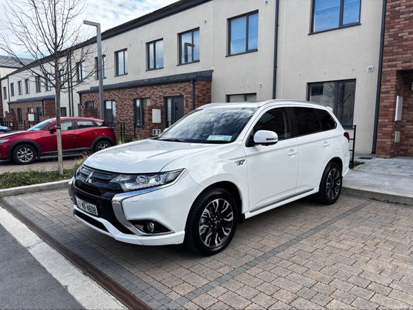 Mitsubishi Outlander SUV, Petrol Plug-in Hybrid, 2016, White