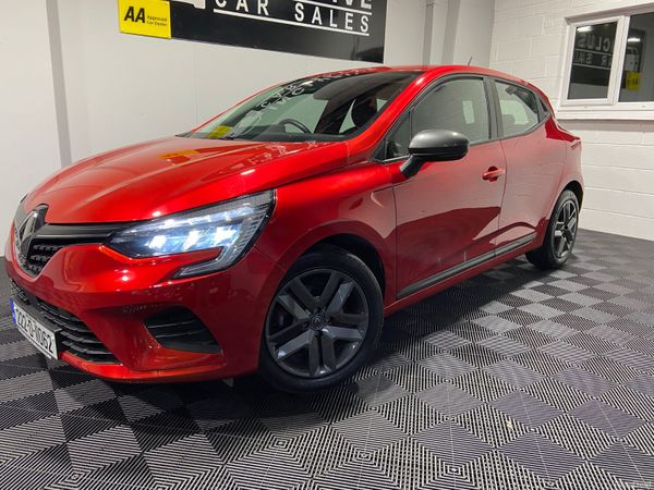Renault Clio Hatchback, Petrol, 2022, Red