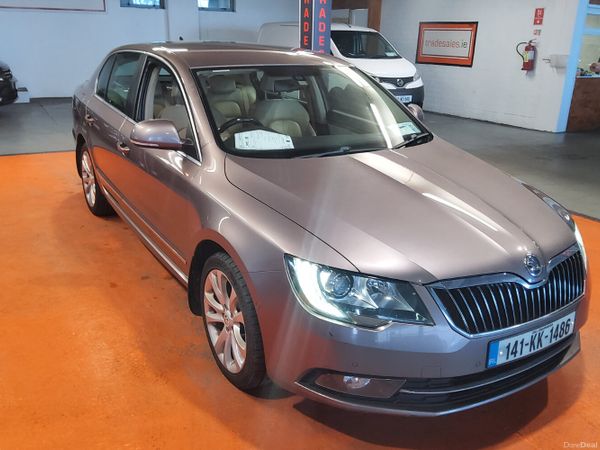 Skoda Superb Saloon, Diesel, 2014, Purple
