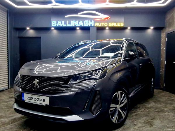 Peugeot 5008 MPV, Diesel, 2023, Grey