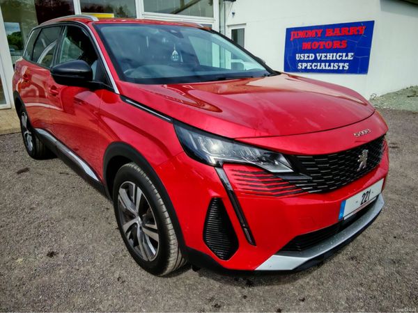 Peugeot 5008 MPV, Diesel, 2022, Red