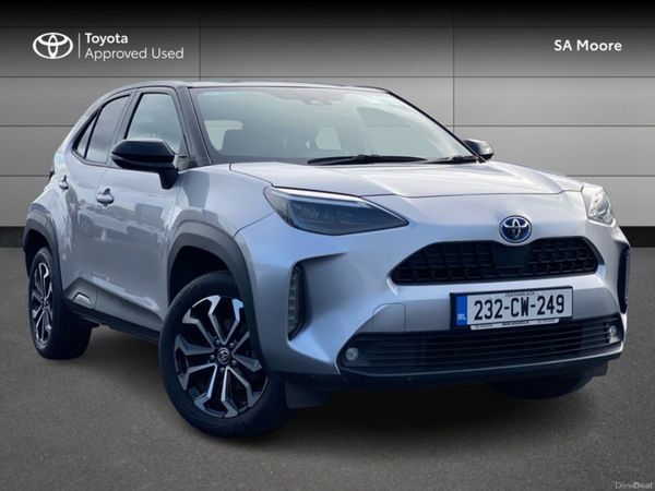Toyota Yaris Cross Hatchback, Petrol Hybrid, 2023, Silver