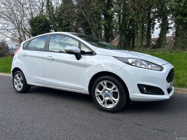 Ford Fiesta Hatchback, Petrol, 2016, White