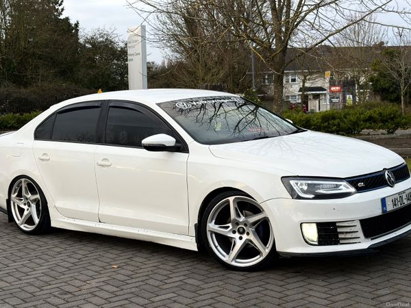 Volkswagen Jetta Saloon, Diesel, 2014, White