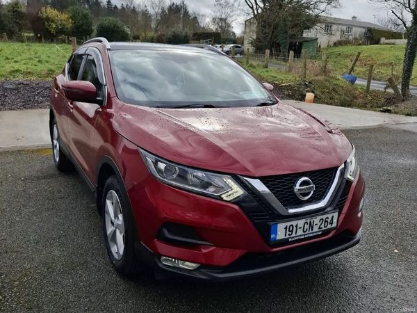 Nissan Qashqai MPV, Diesel, 2019, Red