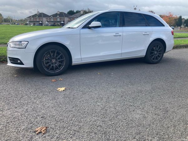 Audi A4 Estate, Petrol, 2015, White
