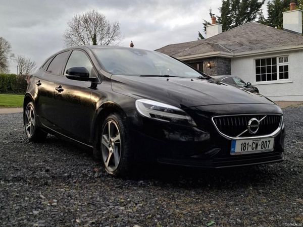 Volvo V40 Hatchback, Diesel, 2018, Black