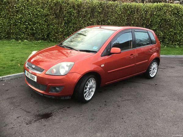 Ford Fiesta Hatchback, Petrol, 2008, Red
