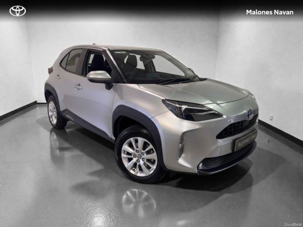 Toyota Yaris Cross Hatchback, Petrol Hybrid, 2024, Silver
