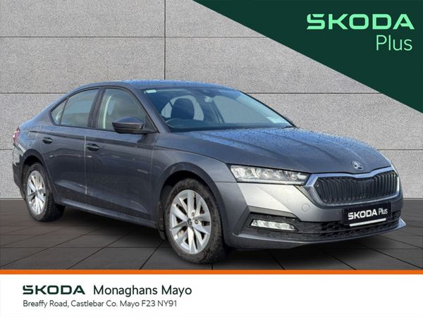 Skoda Octavia Hatchback, Petrol, 2023, Grey