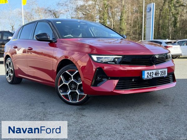 Opel Astra Hatchback, Petrol, 2024, Red