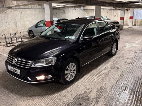 Volkswagen Passat Saloon, Diesel, 2011, Black