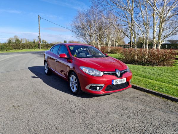 Renault Fluence Saloon, Diesel, 2014, Red
