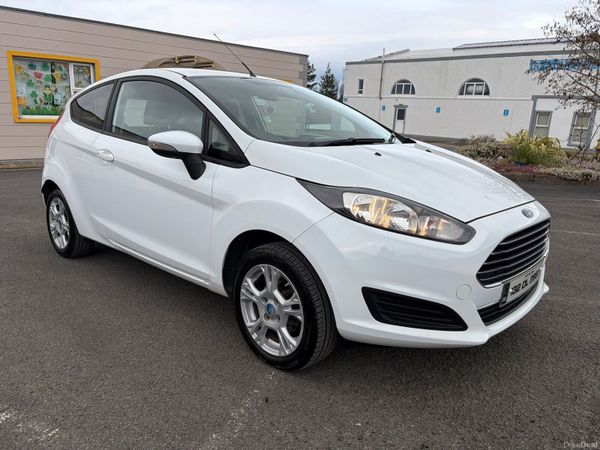 Ford Fiesta Hatchback, Petrol, 2013, White