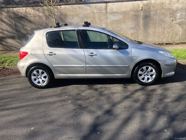 Peugeot 307 Hatchback, Petrol, 2006, Silver