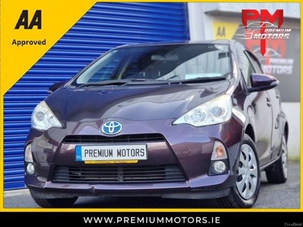 Toyota Aqua Hatchback, Petrol Hybrid, 2014, Purple