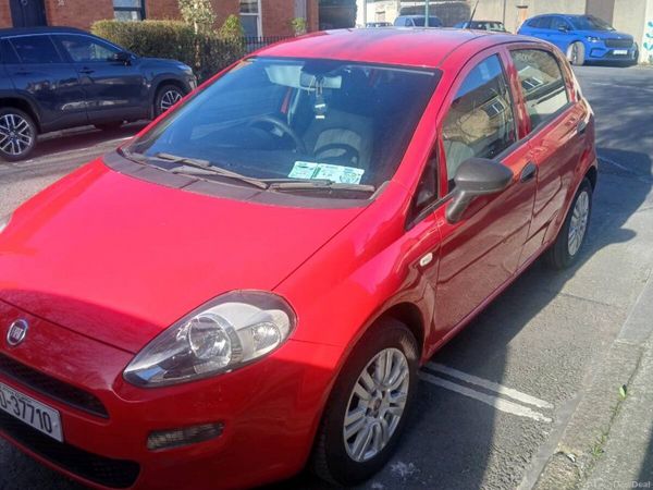 Fiat Punto MPV, Petrol, 2018, Red