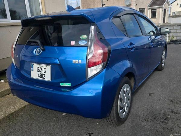 Toyota Aqua Hatchback, Petrol Hybrid, 2016, Blue