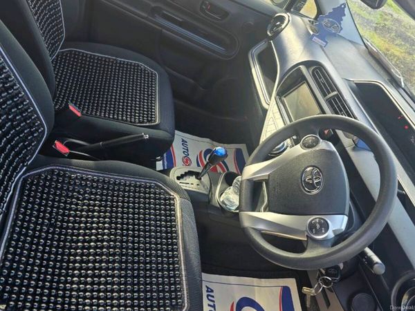 Toyota Aqua Hatchback, Petrol Hybrid, 2016, Blue