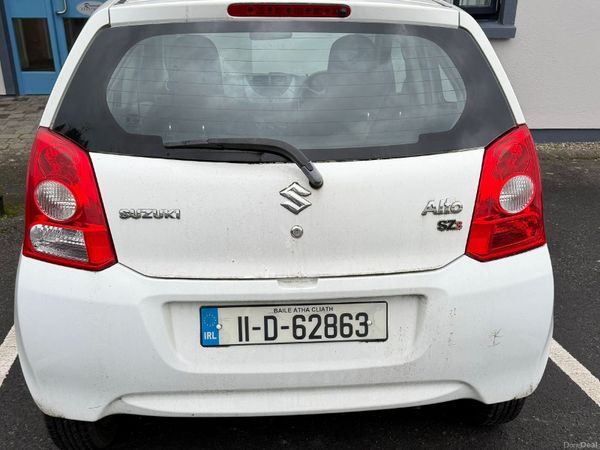 Suzuki Alto Hatchback, Petrol, 2011, White