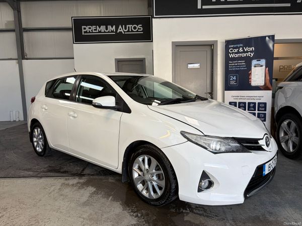 Toyota Auris Hatchback, Diesel, 2015, White