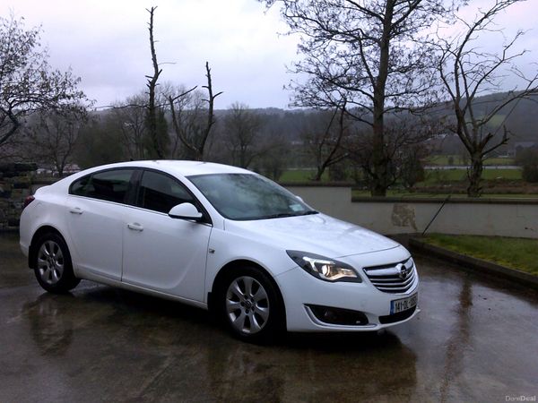 Opel Insignia Hatchback, Diesel, 2014, White
