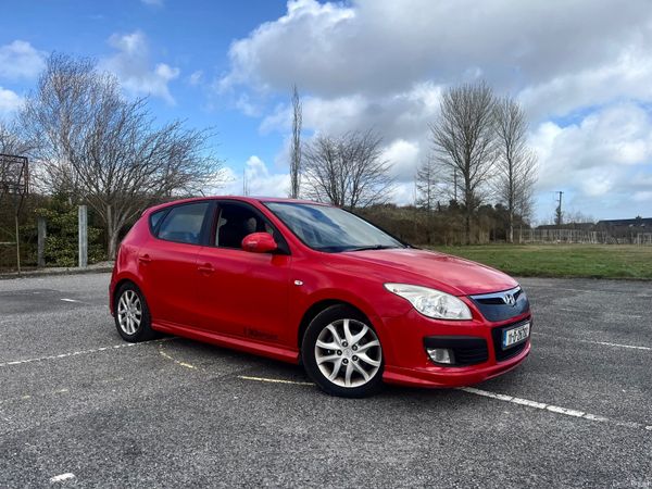 Hyundai i30 MPV, Diesel, 2011, Red
