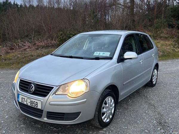 Volkswagen Polo Hatchback, Petrol, 2007, Silver