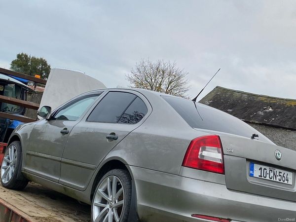 Skoda Octavia Hatchback, Diesel, 2010, Beige