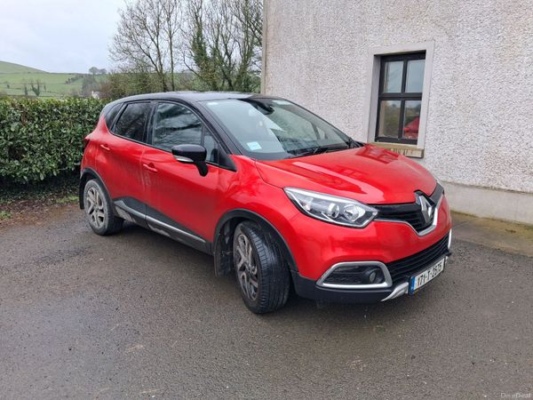 Renault Captur Hatchback, Diesel, 2017, Red