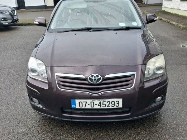 Toyota Avensis Saloon, Petrol, 2007, Red