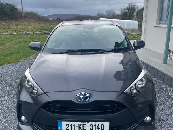 Toyota Yaris Hatchback, Petrol Hybrid, 2021, Grey