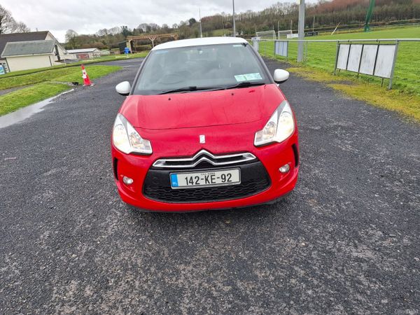 Citroen DS 3 Hatchback, Petrol, 2014, Red